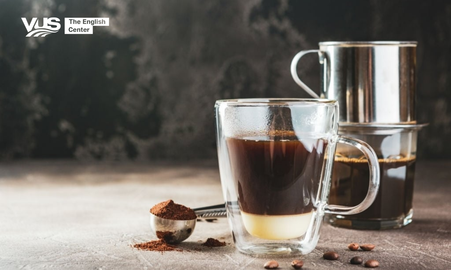 Cà phê sữa đá (iced milk coffee)