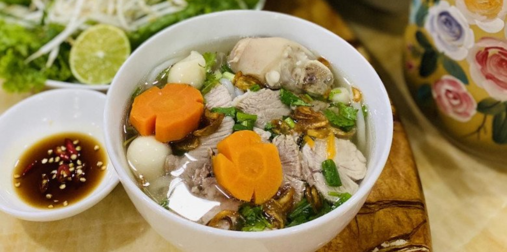 Banh canh Trang Bang (Trang Bang thick noodle soup)