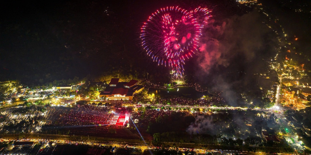 Spring festival at Ba Den mountain